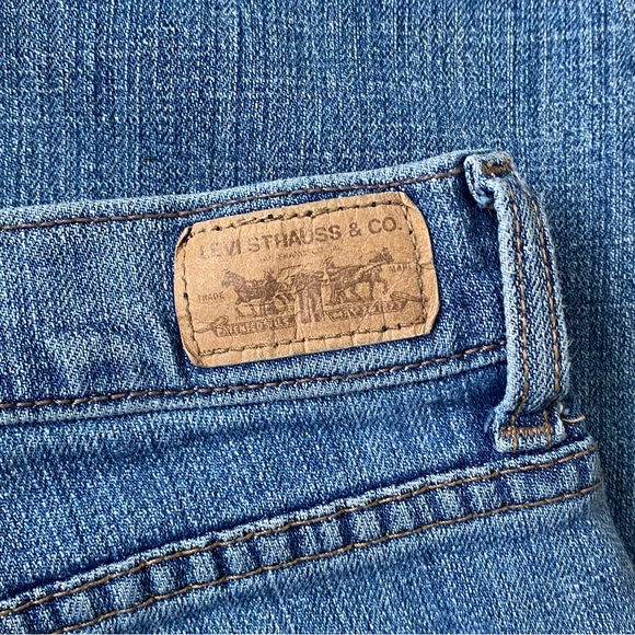 Levi's 505 Women"s Straight Leg Jeans - Picture 11 of 16